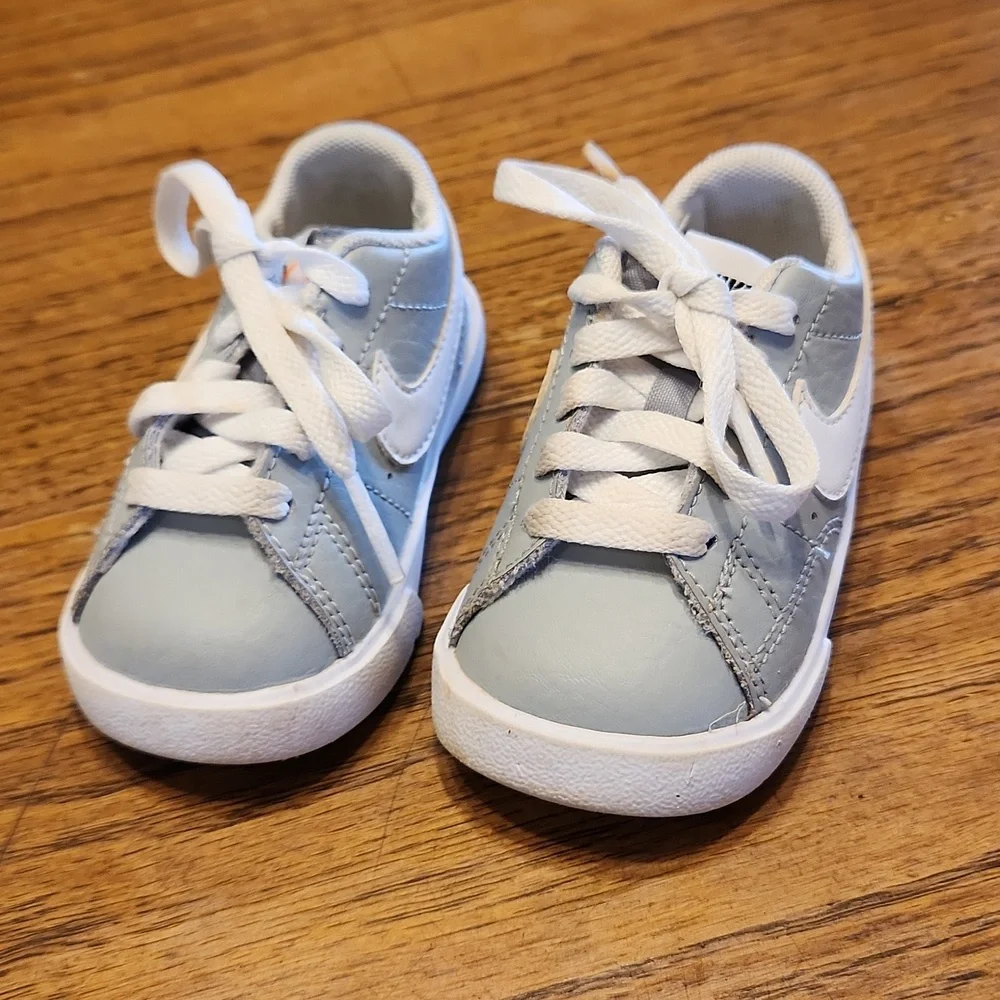 Nike Size 4